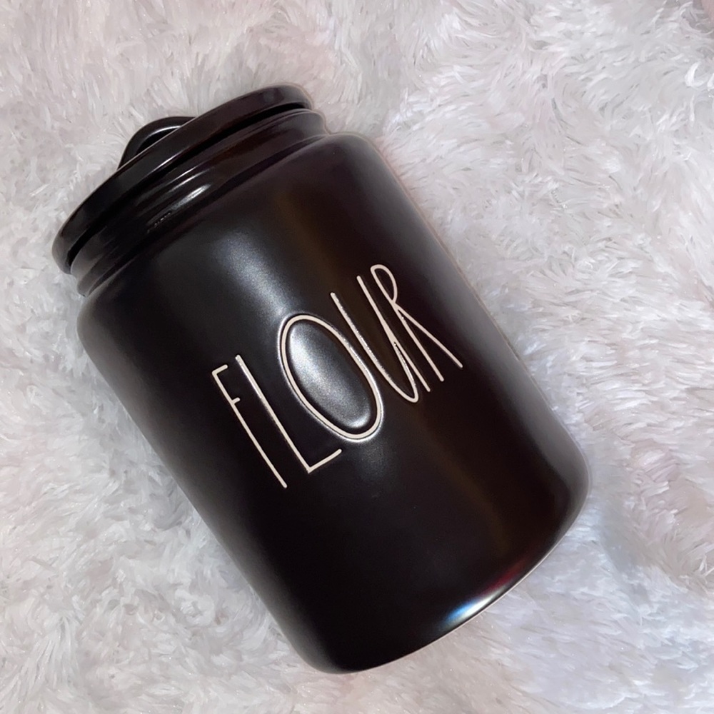 Rae Dunn flour container
